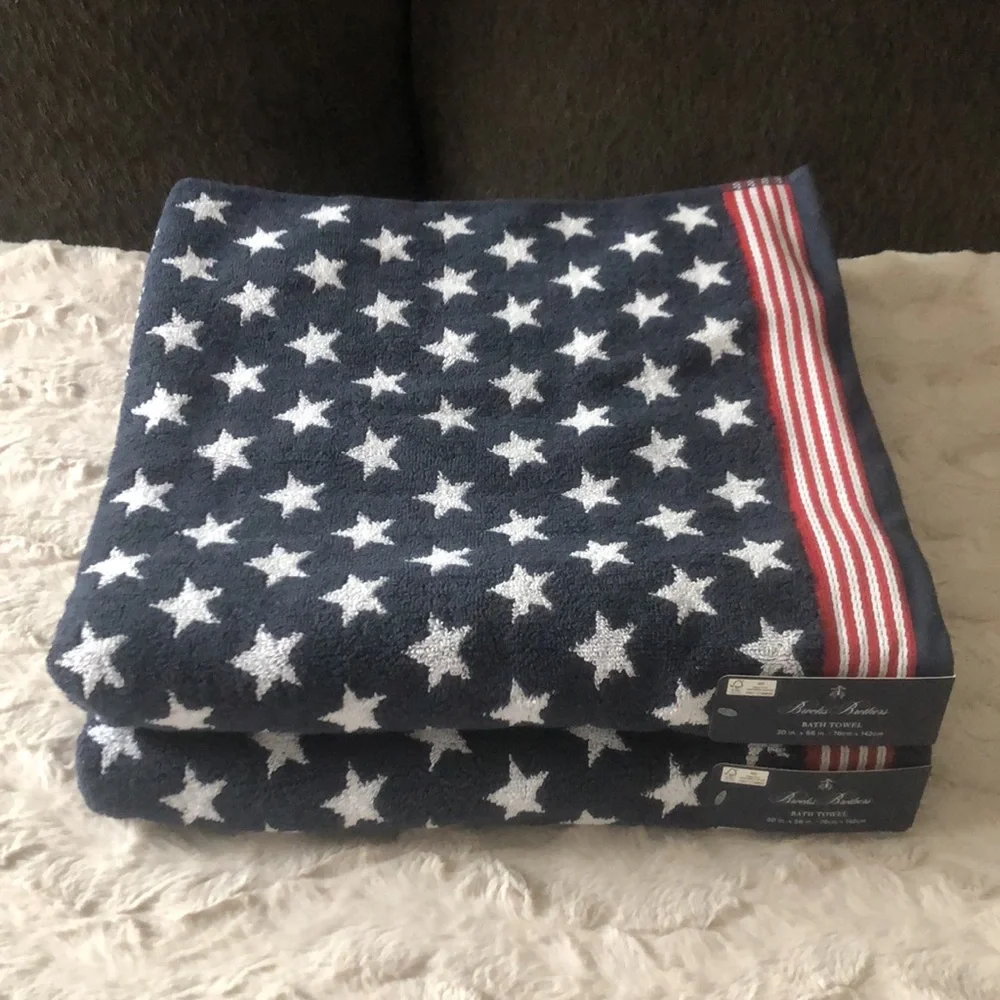 Brooks Brothers Navy, White and Red Star-Striped Bath Towel